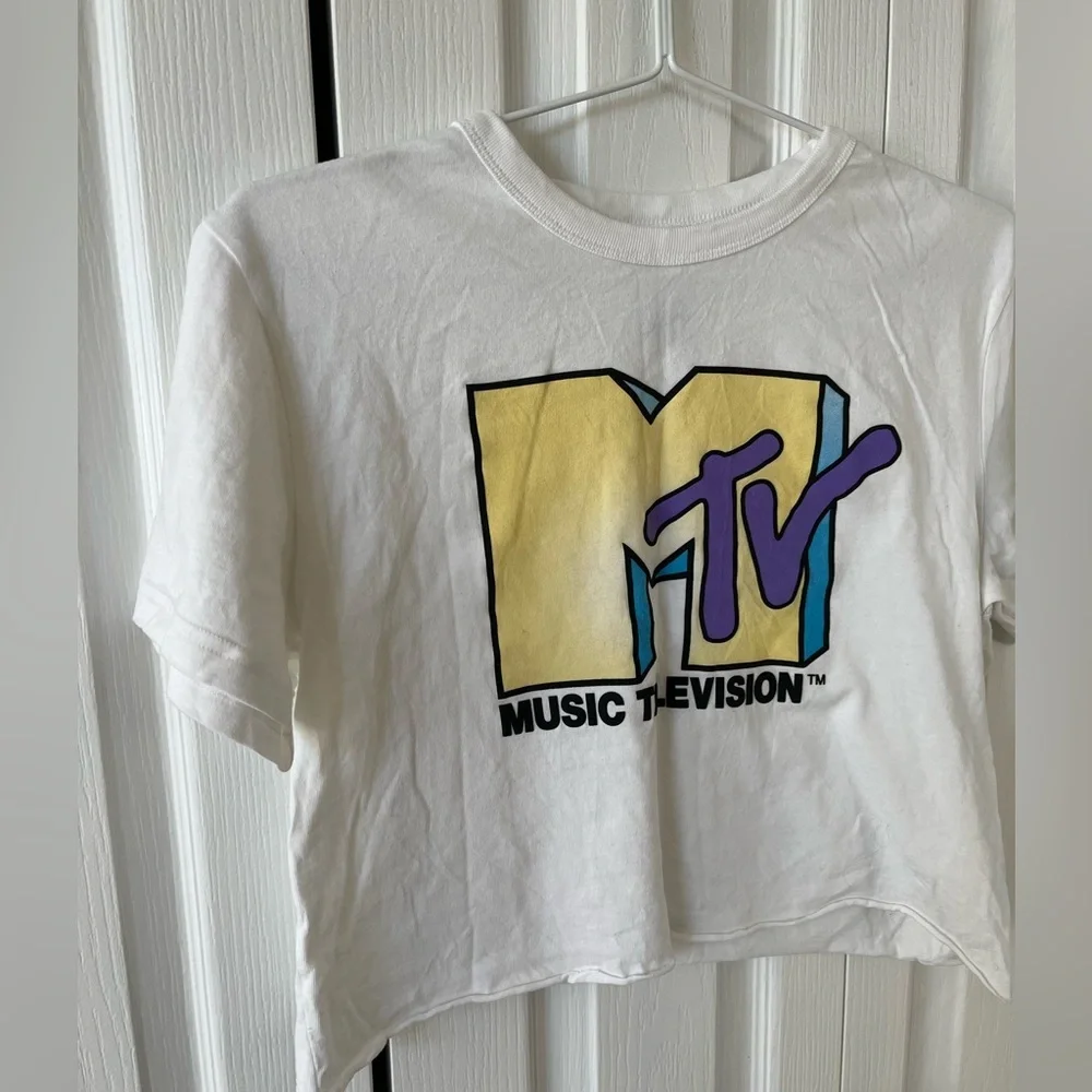 American Eagle x MTV Cropped White T-Shirt - Picture 2 of 4